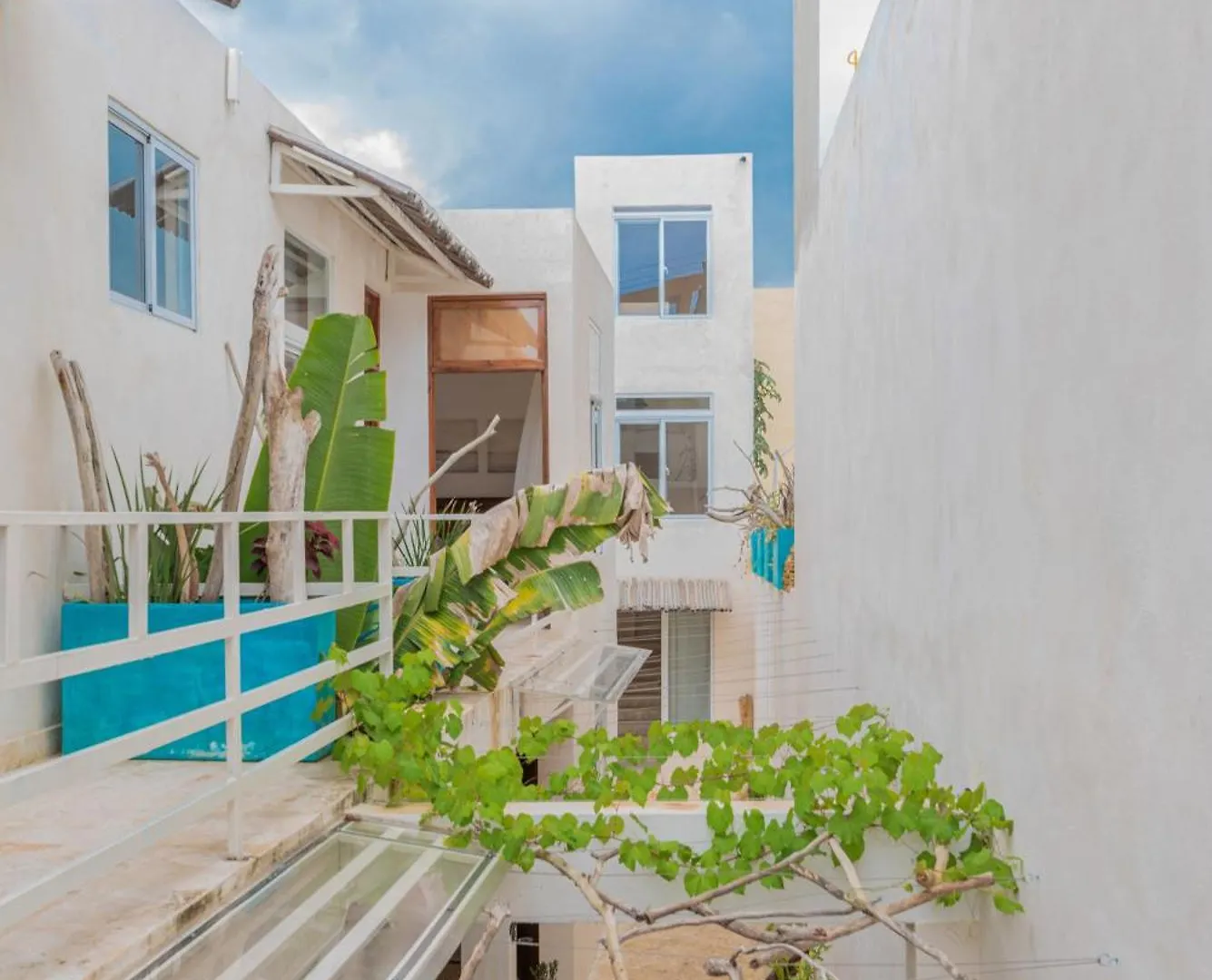 3 Studios At Casa Areito contacts